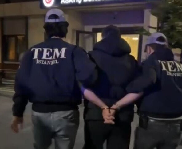 İsmailağa cami avlusunda cuma hutbesi esnasında silah sesleri