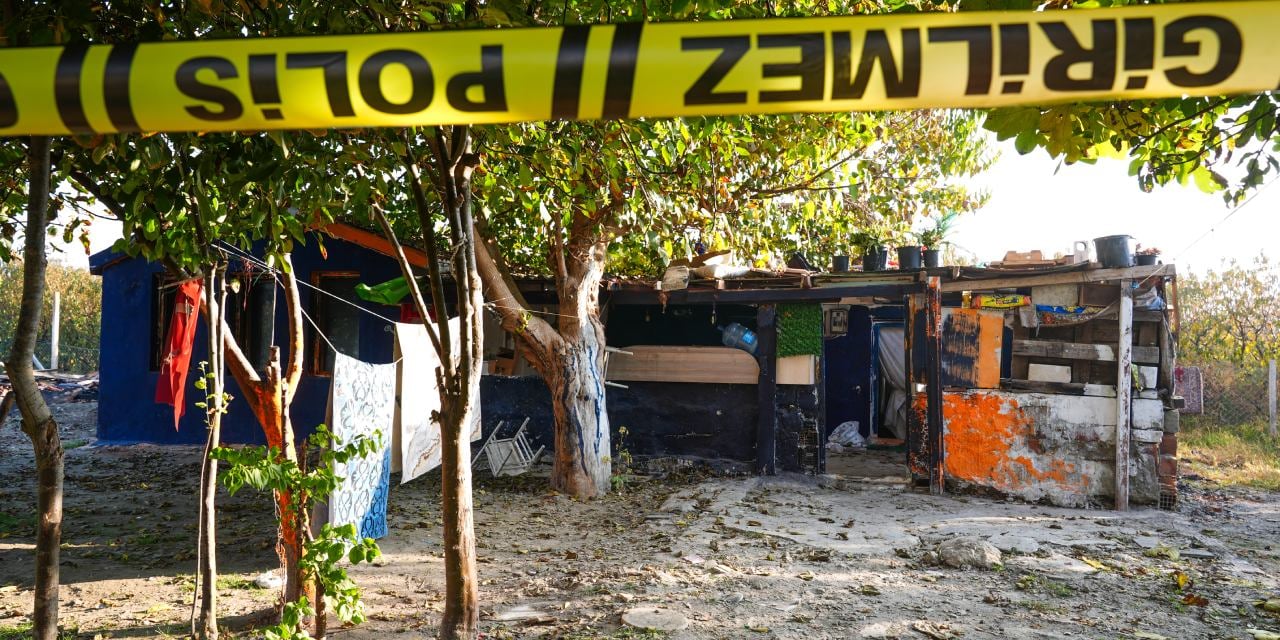 Ölen 5 kardeşin yürekleri yakan fotoğrafları; anne kapı kolunu çıkarıp gitmiş 4 Ölen 5 kardeşin yürekleri yakan fotoğrafları; anne kapı kolunu çıkarıp gitmiş