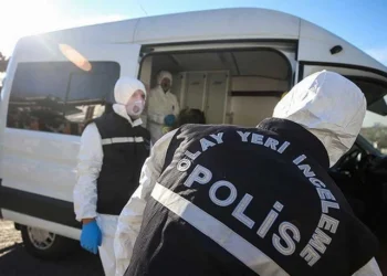 Öldürdüğü kadını gömmek isterken jandarma gelince intihar etti
