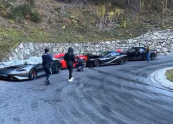Dünyanın en pahalı trafik kazası! İki Ferrari, bir McLaren, bir Bentley