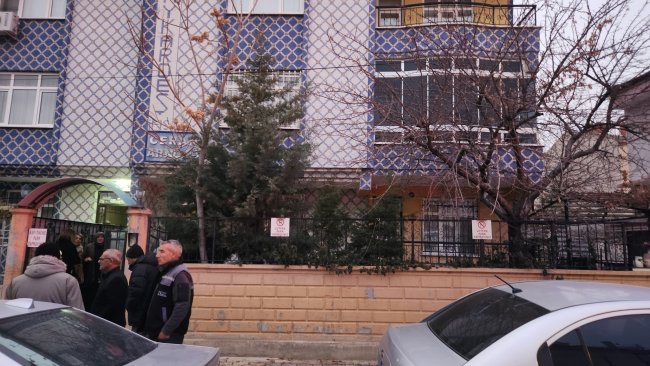 Konya’da dün kombilerini tamir ettiren çift, sabah Norveç'e gidecekti; evlerinde ölü bulundular 1 Konya’da dün kombilerini tamir ettiren çift, sabah Norveç’e gidecekti; evlerinde ölü bulundular