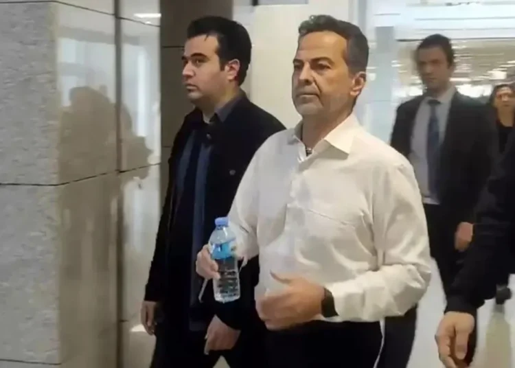 Eski AKUT Başkanı Nasuh Mahruki, sosyal medya paylaşımları sebebiyle tutuklandı 1 Eski AKUT Başkanı Nasuh Mahruki, sosyal medya paylaşımları sebebiyle tutuklandı