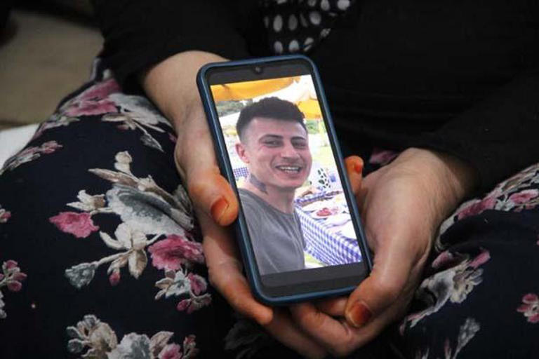 'Gazze'ye savaşmaya gidiyorum' diyerek Manisa'dan yola çıktı, 1 yıldır Şam’da hapiste 4 'Gazze'ye savaşmaya gidiyorum' diyerek Manisa'dan yola çıktı, 1 yıldır Şam’da hapiste