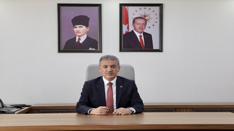 Geçen hafta AK Partililer ile aynı masadaydı, bugün görevden alındı 3 Geçen hafta AK Partililer ile aynı masadaydı, bugün görevden alındı
