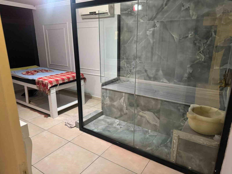 Masaj ve SPA salonlarında kaçak çalışan 43 yabancı uyruklu kadına deport 2 Masaj ve SPA salonlarında kaçak çalışan 43 yabancı uyruklu kadına deport