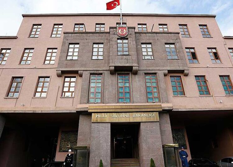 Seferberlik çağrısı iddialarına MSB'den açıklama 1 Pedofili ile suçlanan Bosna Hersek’te görevli asker, TSK’dan ihraç edildi