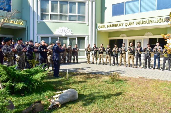Özel Harekatçılar Afrin'e dualarla uğurlandı