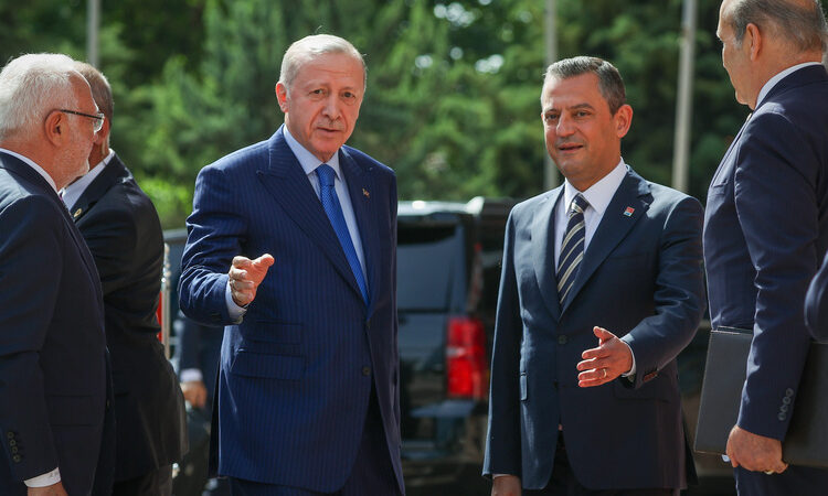 Hüsnü Yusuf Turabiç yazdı l Özel’in üslubu ve muhalefet boşluğu!