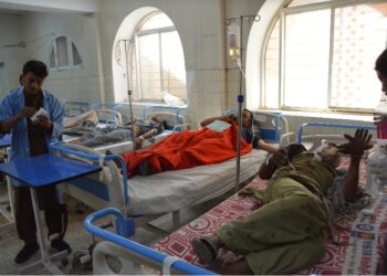 Pakistan’da tren istasyonunda patlama: En az 24 ölü