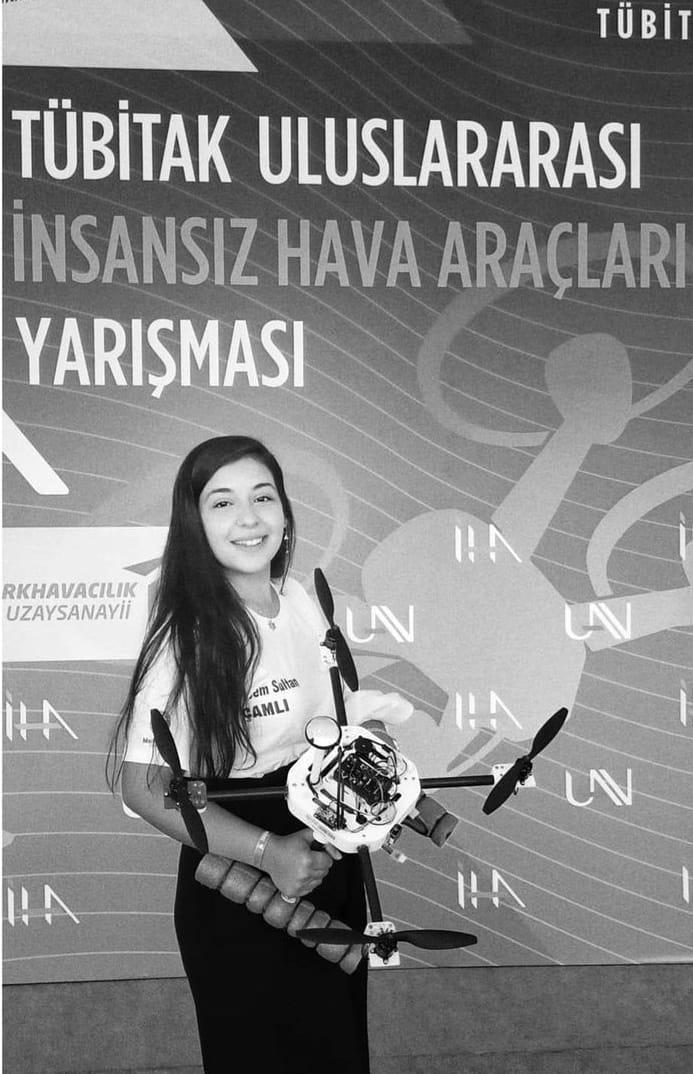 Pendik'te skuter kazasında ölen genç kadın mühendis, 12 yaşında dünya 2'incisi olmuş 4 Pendik'te skuter kazasında ölen genç kadın mühendis, 12 yaşında dünya 2'incisi olmuş