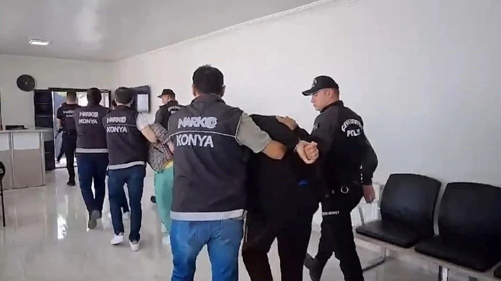‘Reçete yazdıracaktım, iban atar mısın?’ WhatsApp'tan uyuşturucu reçetesi yazıp 360 bin dolar kazanmış 5 ‘Reçete yazdıracaktım, iban atar mısın?’ WhatsApp'tan uyuşturucu reçetesi yazıp 360 bin dolar kazanmış