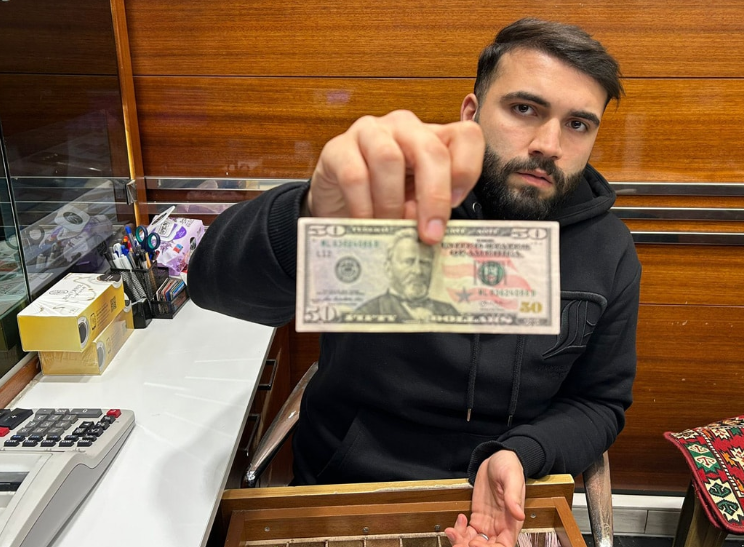 Sahte dolar kriziyle ilgili iki önemli açıklama 3 Sahte dolar kriziyle ilgili iki önemli açıklama
