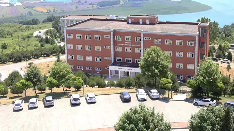 İğrenç olay sosyal medyada yayıldı, öğretim görevlisi açığa alındı 1 İğrenç olay sosyal medyada yayıldı, öğretim görevlisi açığa alındı