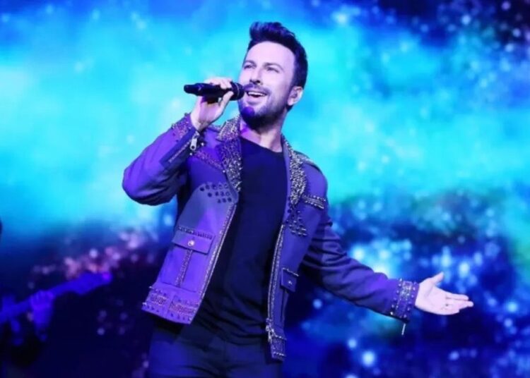 Megastar Tarkan yıllar sonra turneye çıkıyor: Türkiye'de konser verecek mi? 1 Megastar Tarkan yıllar sonra turneye çıkıyor: Türkiye’de konser verecek mi?