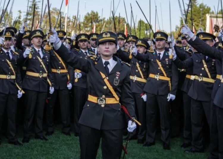 Kılıçlı yemin sonrası ihracı istenen teğmen sayısı 5'e çıktı 1 Kılıçlı yemin sonrası ihracı istenen teğmen sayısı 5’e çıktı