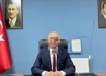 Bunu yapan Aile ve Sosyal Hizmetler Müdürü: Kadın çalışanlarını mesajla taciz etti 8 Bunu yapan Aile ve Sosyal Hizmetler Müdürü: Kadın çalışanlarını mesajla taciz etti