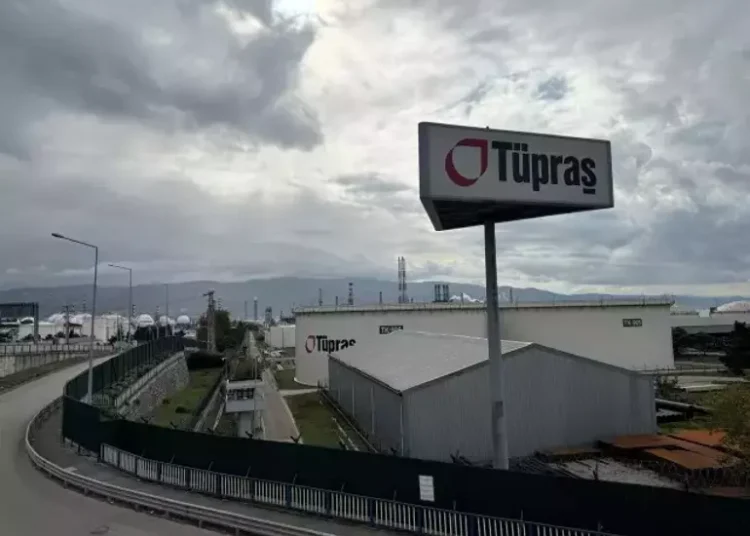 TÜPRAŞ'tan açıklama: 12 işçi hafif şekilde yaralandı 1 TÜPRAŞ’tan açıklama: 12 işçi hafif şekilde yaralandı