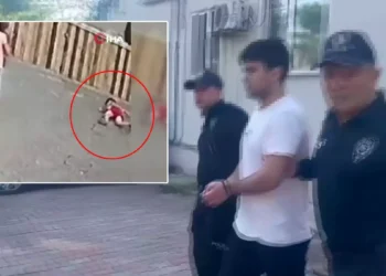 Görüntüler kan dondurdu; küçücük çocuğu yumruklayıp yere çaldı!