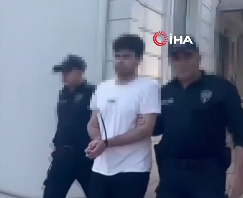 Görüntüler kan dondurdu; küçücük çocuğu yumruklayıp yere çaldı! 3 Görüntüler kan dondurdu; küçücük çocuğu yumruklayıp yere çaldı!