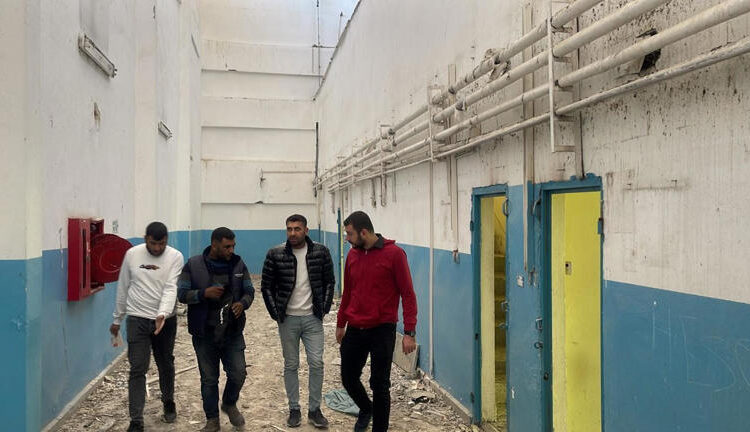 Yıkım kararı verilen cezaevine ziyaretçi akını 1 Yıkım kararı verilen cezaevine ziyaretçi akını