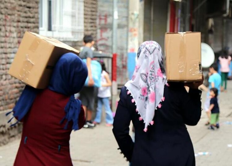 Her gün daha da yoksullaşıyoruz! 4,5 milyon hane devlet yardımıyla geçiniyor