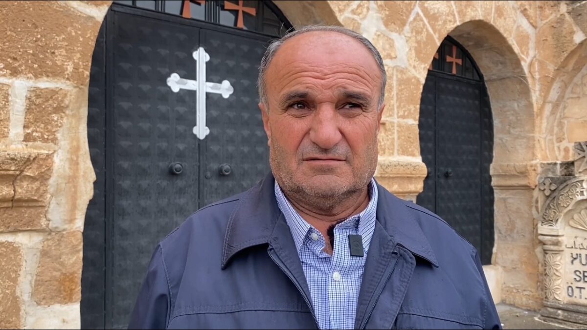 ‘Meditasyon yapacağız’ diye izin aldıkları kilisede yoga yapınca Süryaniler tepki gösterdi