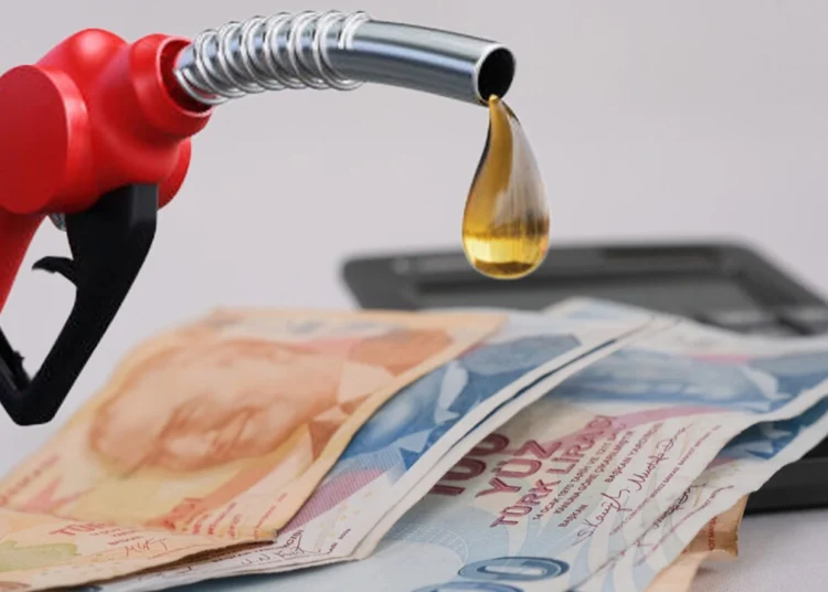 Motorine 1 lira 25 kuruş zam! Yeni tarife bu gece pompaya yansıyacak 1 Motorine 1 lira 25 kuruş zam! Yeni tarife bu gece pompaya yansıyacak