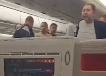 Uçakta olay çıkaran Abdülkadir Özcan, Petlas yönetiminden azledildi