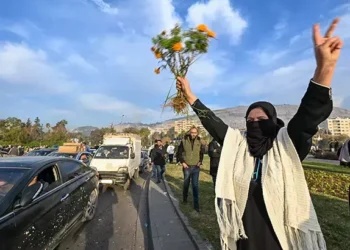 61 yıllık rejim çöktü! Halk kutlamalara başladı