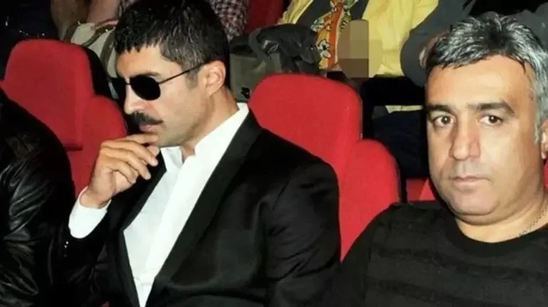 Özcan Deniz, eşi ve çocuğu dışındaki tüm aile üyelerini hayatından çıkardı! 4 Özcan Deniz, eşi ve çocuğu dışındaki tüm aile üyelerini hayatından çıkardı!