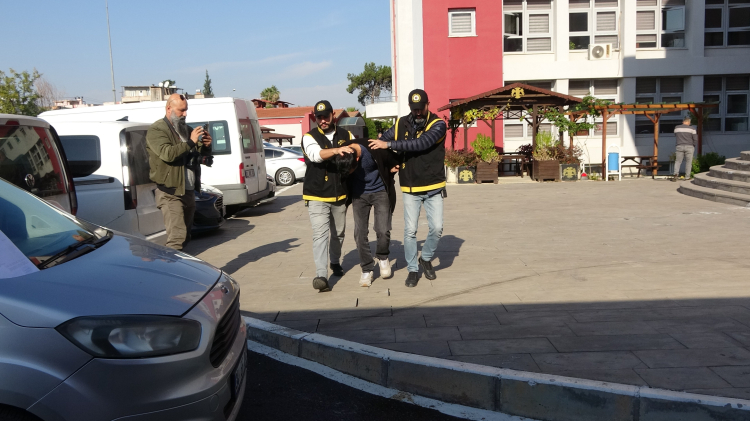 Adana'da kadın güvenliğin başına silah dayayarak rehin alan şahıs uzman çavuş çıktı