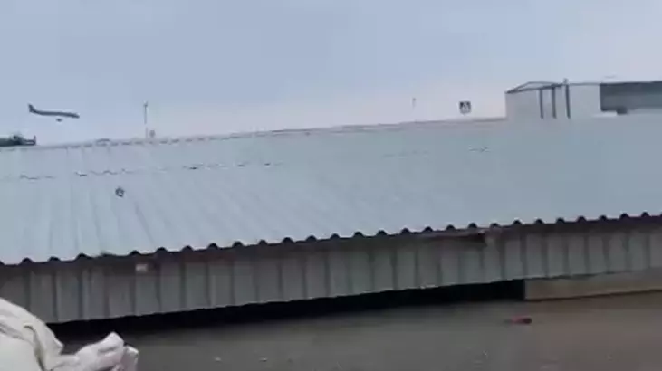 Azerbaycan yolcu uçağı Kazakistan’da düştü: Düşme anı kamerada 4 Azerbaycan yolcu uçağı Kazakistan’da düştü: Düşme anı kamerada