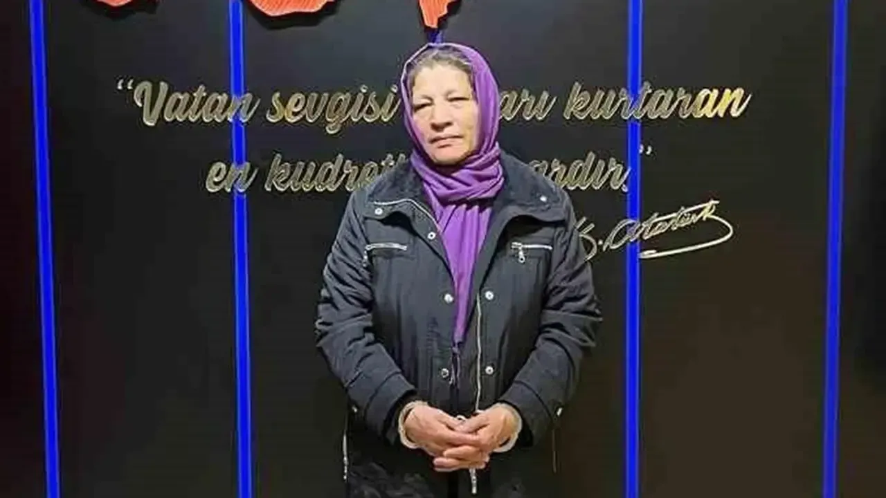 Kırmızı bültenle aranan, basma etekli uyuşturucu baronu Ankara'da yakalandı 2 Kırmızı bültenle aranan, basma etekli uyuşturucu baronu Ankara'da yakalandı
