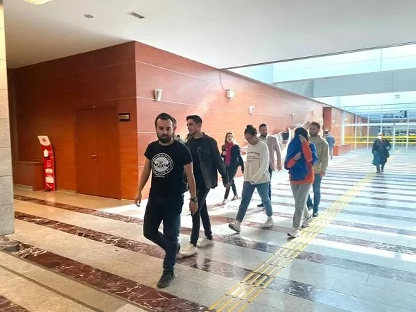 Yaşlı hastalara eziyet, alay ve hakaret eden hemşirelere 5 yıl hapis talebi 1 Yaşlı hastalara eziyet, alay ve hakaret eden hemşirelere 5 yıl hapis talebi