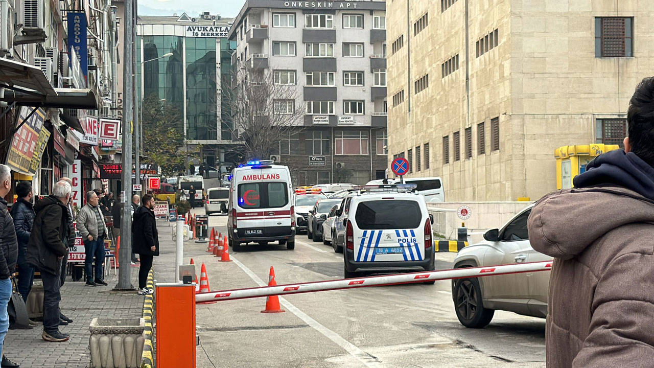 2 kişinin öldürüldüğü adliyedeki silahlı saldırıda yeni detaylar 3 2 kişinin öldürüldüğü adliyedeki silahlı saldırıda yeni detaylar