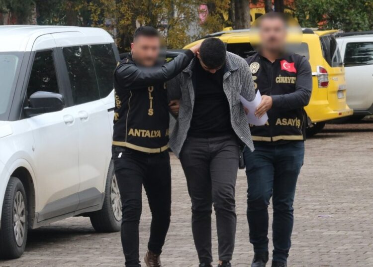 Bin liralık borcunu istedi, dövülerek öldürüldü 1 Bin liralık borcunu istedi, dövülerek öldürüldü