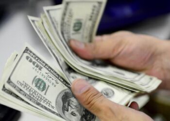 Kapalıçarşı’da panik: Dolar bozduranlardan komisyon alınacak
