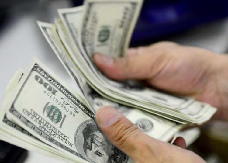 Çıkış sürüyor, yabancı yatırımcı 9.6 milyar dolar götürdü 1 Kapalıçarşı’da panik: Dolar bozduranlardan komisyon alınacak
