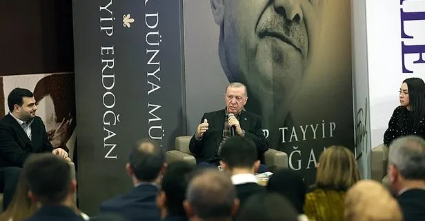 Erdoğan'ın torunu Ali Tahir, mikrofonu eline aldı, yüzleri gülümsetti 2 Erdoğan'ın torunu Ali Tahir, mikrofonu eline aldı, yüzleri gülümsetti