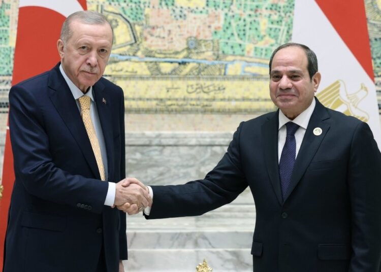 Erdoğan Kahire'de Sisi ile bir araya geldi 1 Erdoğan Kahire’de Sisi ile bir araya geldi