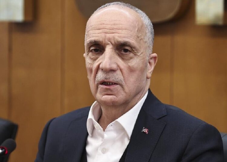 Türk-İş, asgari ücret komisyonundan çekildi