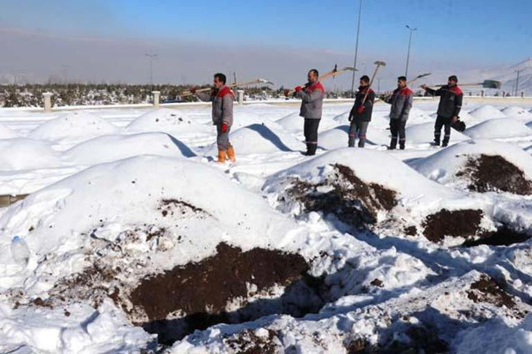 Erzurum'da kış dönemi için 500 adet mezar kazıldı