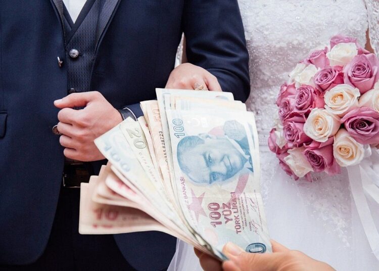 Rakamlar güncellenmişti: Evlilik kredisi başvuruları başladı 1 Suna Yaman yazdı I Ekonomiye takılan hayaller: Gençler nasıl evlenecek?