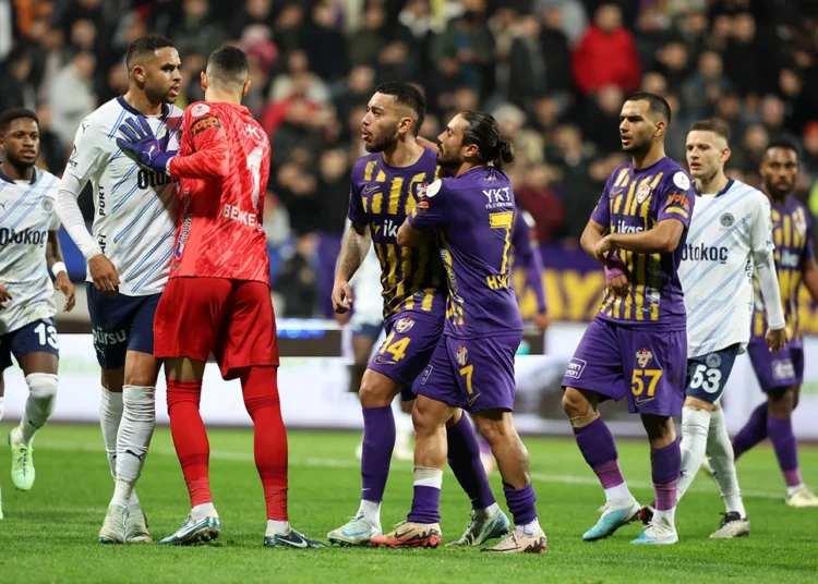 Safa Kar yazdı l Eyüpspor’a Fenerbahçe de takıldı! 1 Safa Kar yazdı l Eyüpspor’a Fenerbahçe de takıldı!