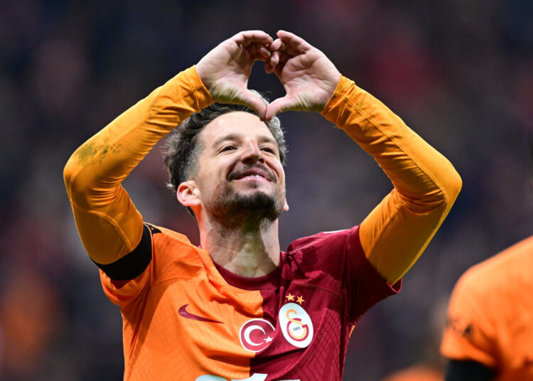 Mertens, Belçika basınına konuştu: Galatasaray’daki geleceğini açıkladı