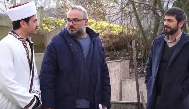 İstanbul'da dikkat çeken reklam panoları: 'Ölünce beni kim yıkayacak?' 4 İstanbul'da dikkat çeken reklam panoları: 'Ölünce beni kim yıkayacak?'