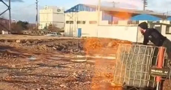 Zemin etüdü çalışmasında gaz buldular, 3 gündür yanıyor 2 Zemin etüdü çalışmasında gaz buldular, 3 gündür yanıyor