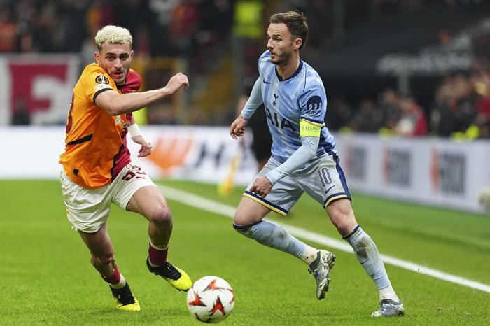 Galatasaray’ı Malmö maçı öncesi 6 eksik düşündürüyor 4 Galatasaray’ı Malmö maçı öncesi 6 eksik düşündürüyor