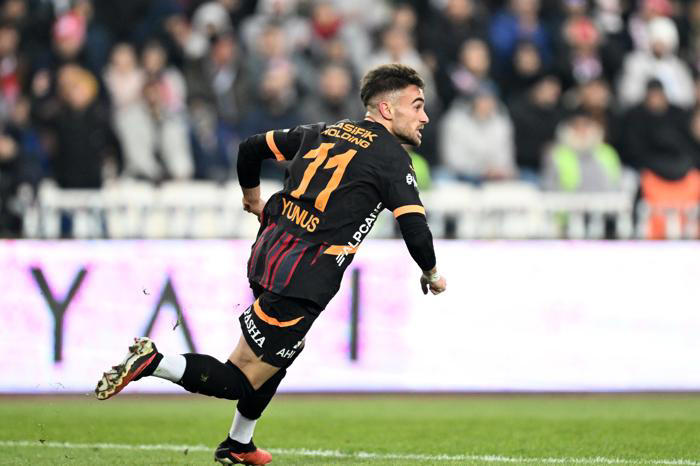 Galatasaray’ı Malmö maçı öncesi 6 eksik düşündürüyor 3 Galatasaray’ı Malmö maçı öncesi 6 eksik düşündürüyor