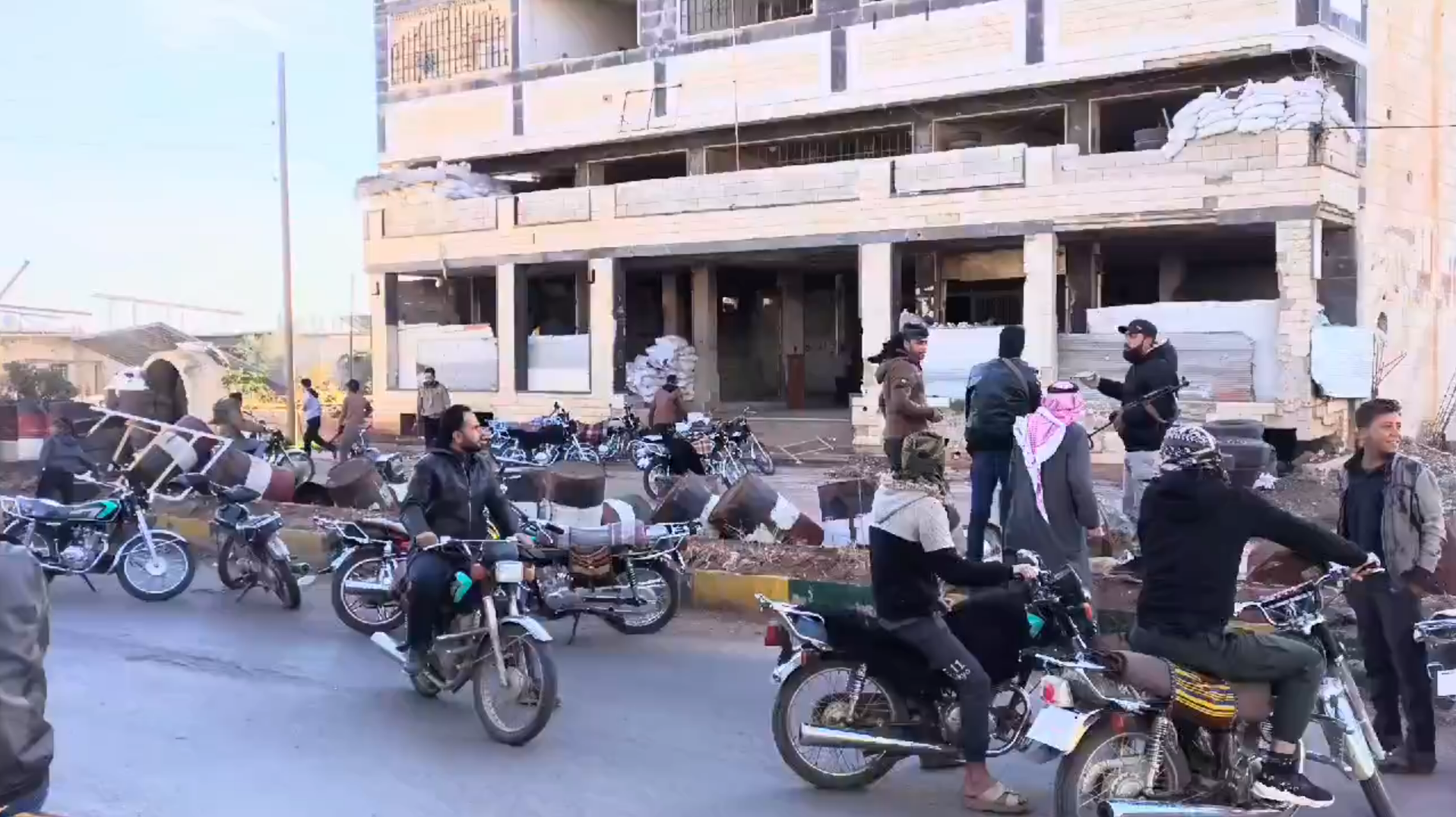 Halep ve Hama’dan sonra Humus da ellerinden gitti, Şam rejimi düşecek mi? 6 Halep ve Hama’dan sonra Humus da ellerinden gitti, Şam rejimi düşecek mi?